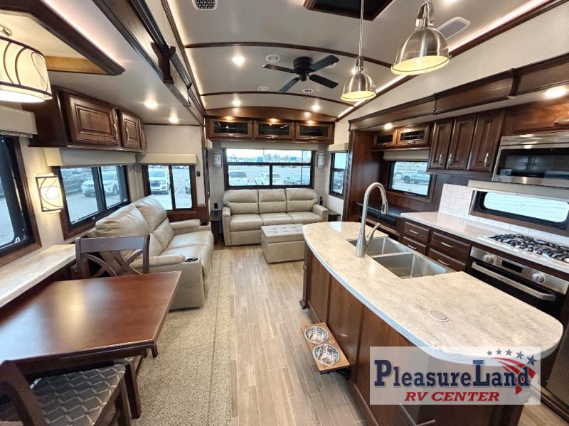 RV listing image