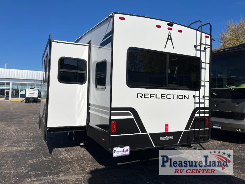 RV listing image