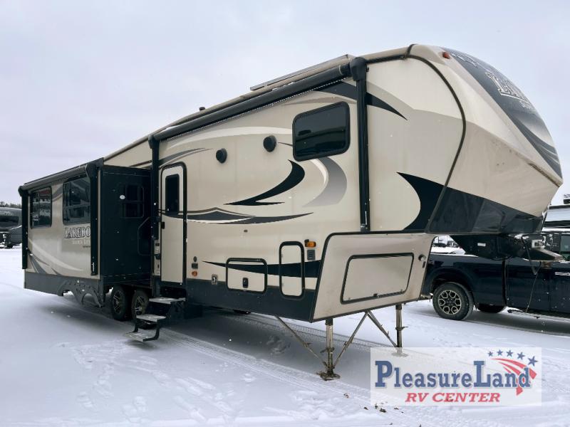 RV listing image