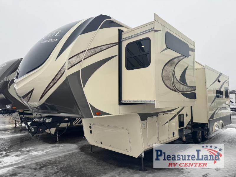 RV listing image