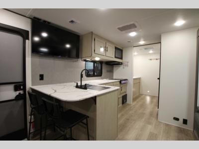 Coachmen RV - Northern Spirit DLX 560 RBS - Primo RV Centre - Ottawa's #1 RV Dealer