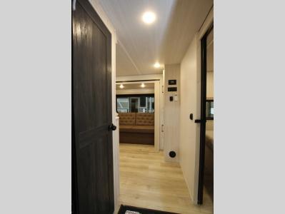 Forest River Inc - Surveyor 27 X Camp - Primo RV Centre - Ottawa's #1 RV Dealer