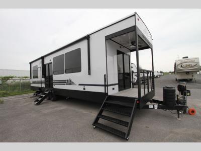 Forest River - Cedar Creek Cottage 40 CFD - Loft and Deck - Primo RV Centre - Ottawa's #1 RV Dealer