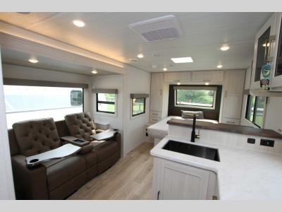 Forest River Inc - Surveyor Legend 202 RBLE - Primo RV Centre - Ottawa's #1 RV Dealer