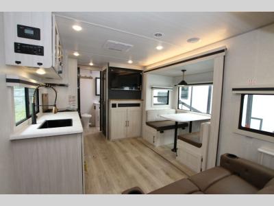 Forest River Inc, Surveyor Legend 252 RBLE - Primo RV Centre - Ottawa's #1 RV Dealer