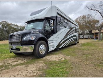 Used 2022 Newmar Super Star 4061 Photo