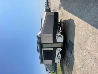 Deluxe Pop-Up Camper