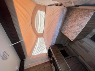 Deluxe Pop-Up Camper