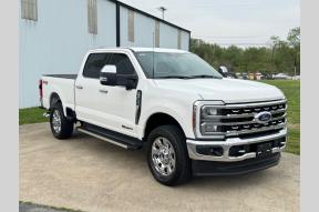 2024 Ford F350 SUPER DUTY SRW 4X4 CREW CAB LARIAT Photo