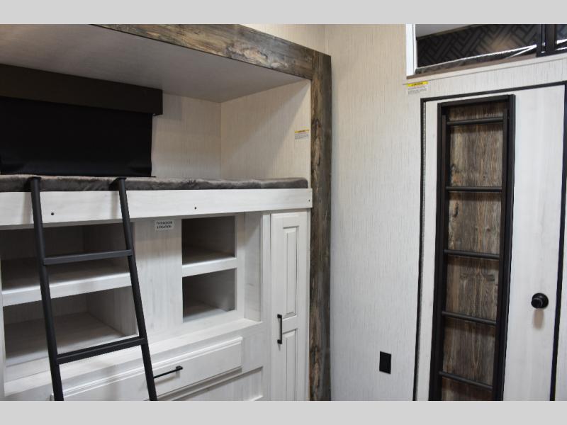 2022 Bighorn Traveler 37DB Bunkhouse