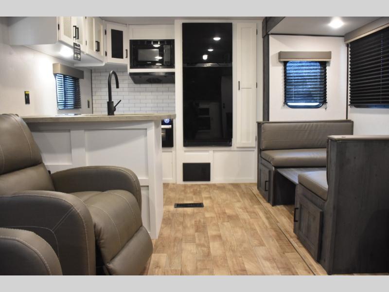 2023 Hideout 28RKS Interior