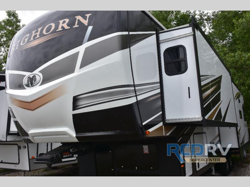 2022 Bighorn 3776RL Rear Exterior