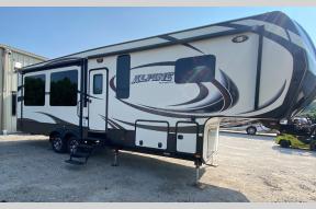Used 2014 Keystone RV Alpine 3010RE Photo