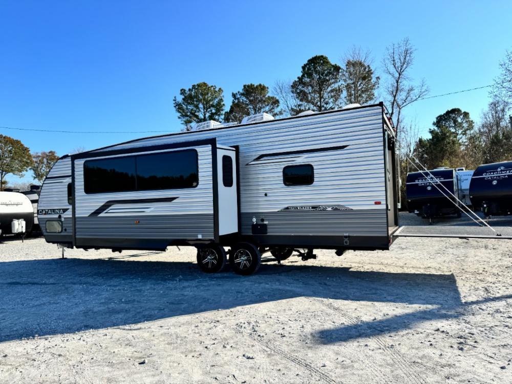 Rear ramp door on 2026 Coachmen Catalina Trail Blazer 27THS, showing 9' 9" garage access