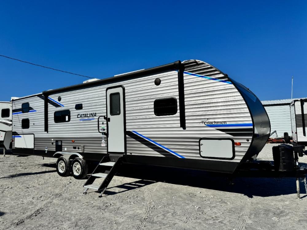 2022 Coachmen Catalina Legacy Edition travel trailer 303QBCK