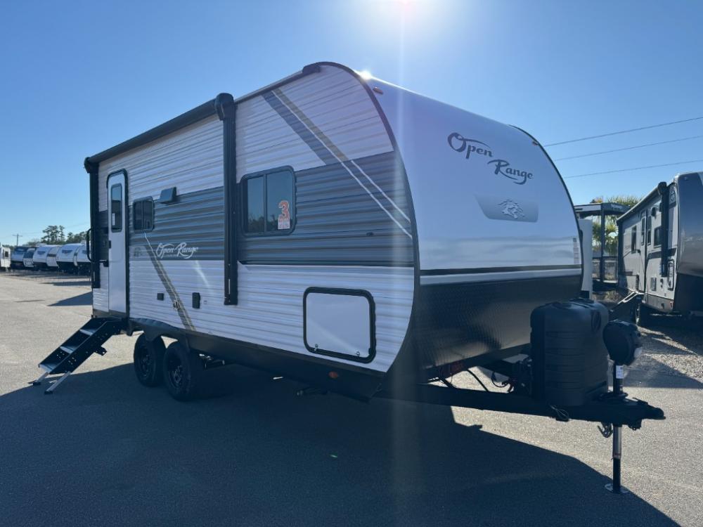 2025 Highland Ridge Open Range Conventional travel trailer 20FBS