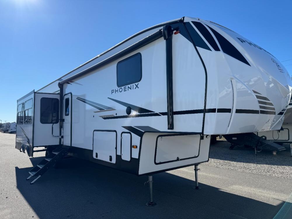 Brand New 2025 Shasta RVs Phoenix fifth wheel 389DEK