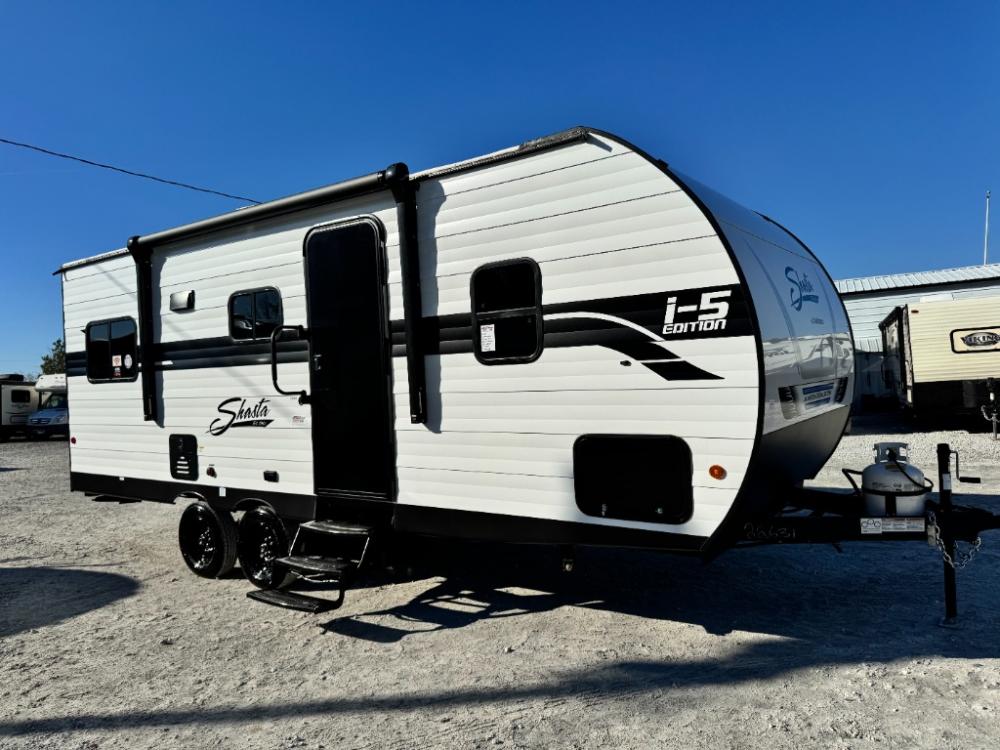 2025 Shasta i-5 Edition travel trailer 521CK