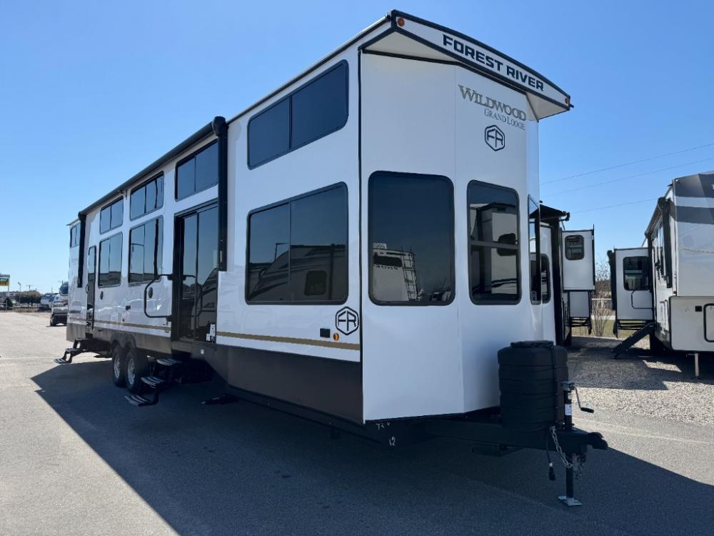2025 Forest River Wildwood Grand Lodge destination trailer 42VIEW