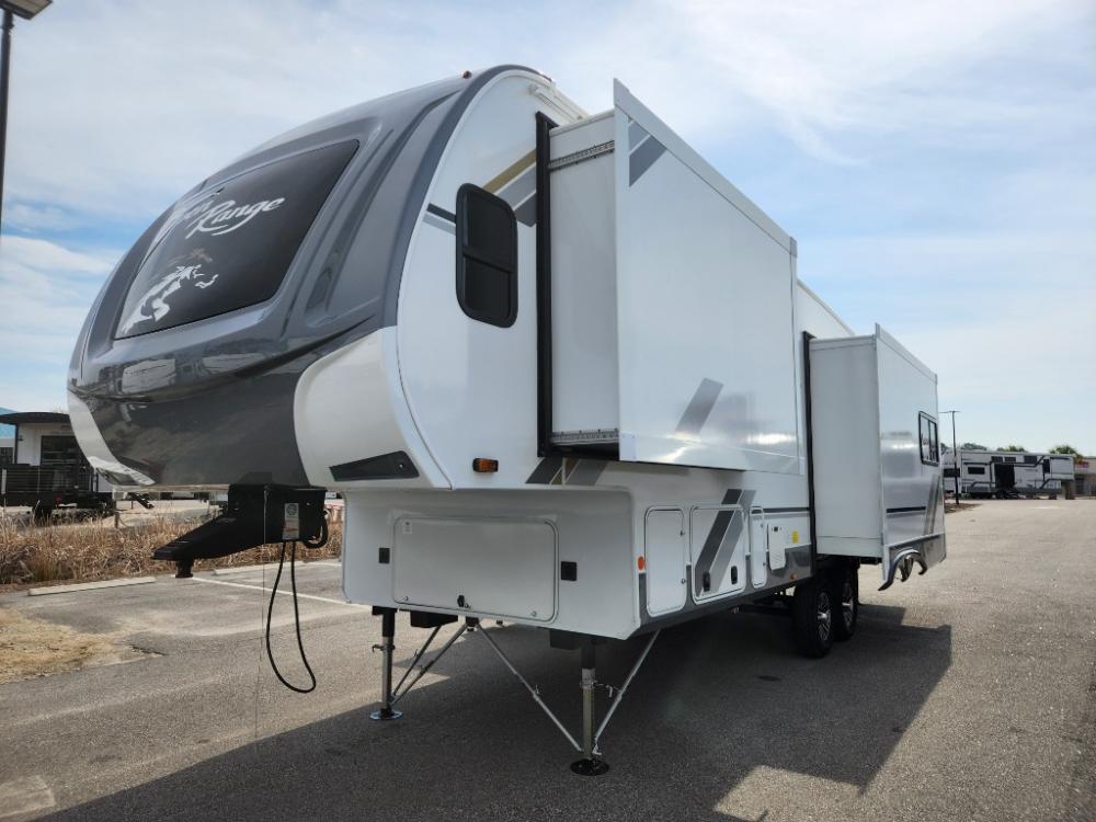 2025 Highland Ridge RV Roamer fifth wheel 264RLS