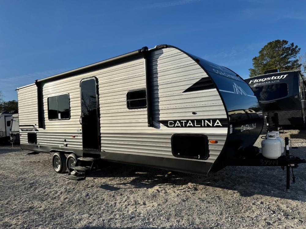 2025 Coachmen RV Catalina Summit Series 8 travel trailer 261BH
