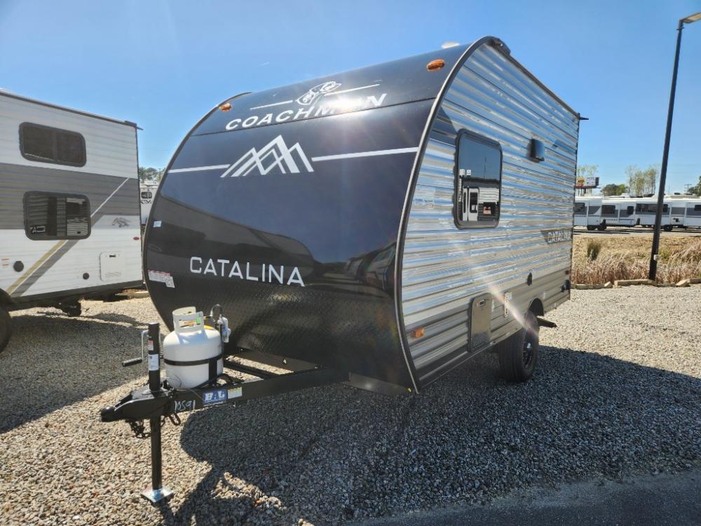 2025 Catalina Summit Series 7 travel trailer 134BHX