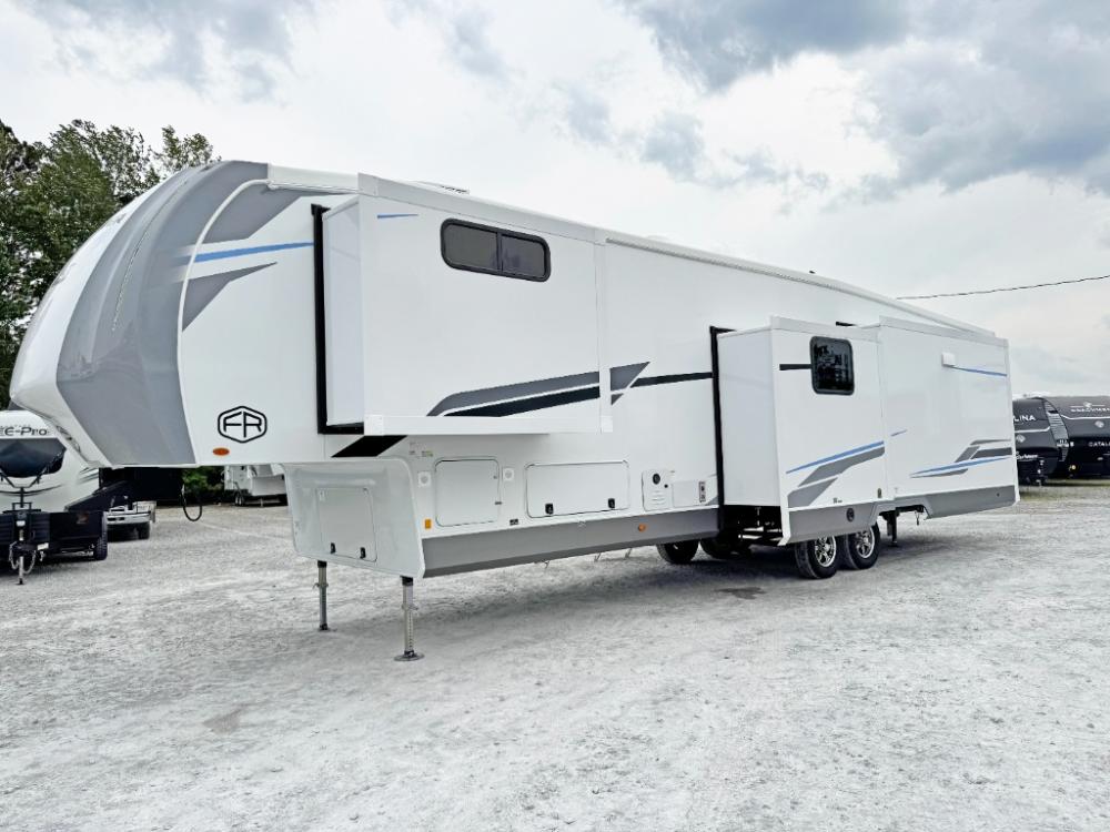 2025 Forest River RV Wildcat fifth wheel 36MB