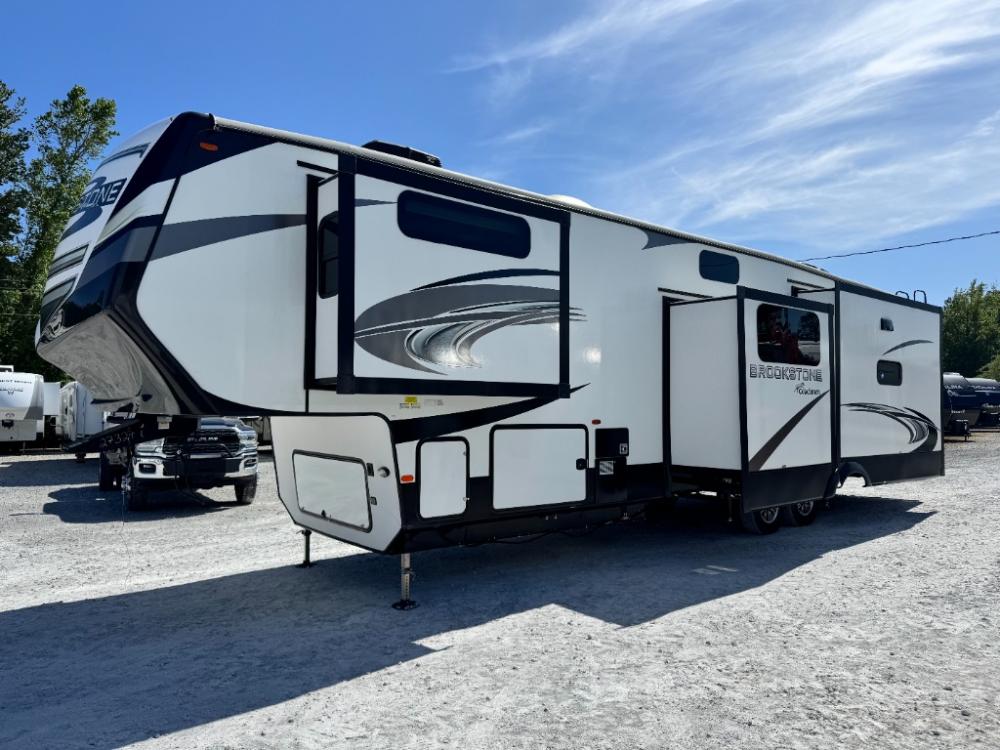 2022 Coachmen Brookstone fifth wheel 398MBL