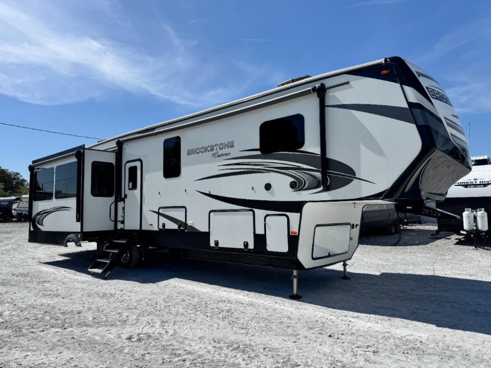 2022 Coachmen Brookstone fifth wheel 398MBL