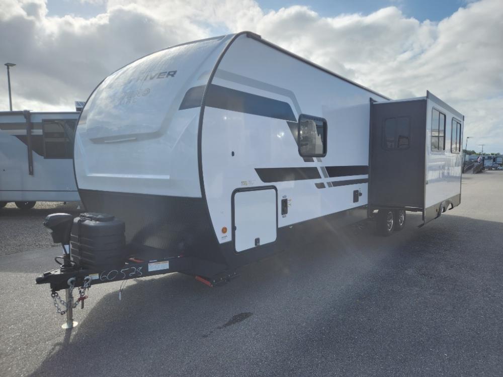 2025 Palomino SolAire travel trailer 3150TBSS