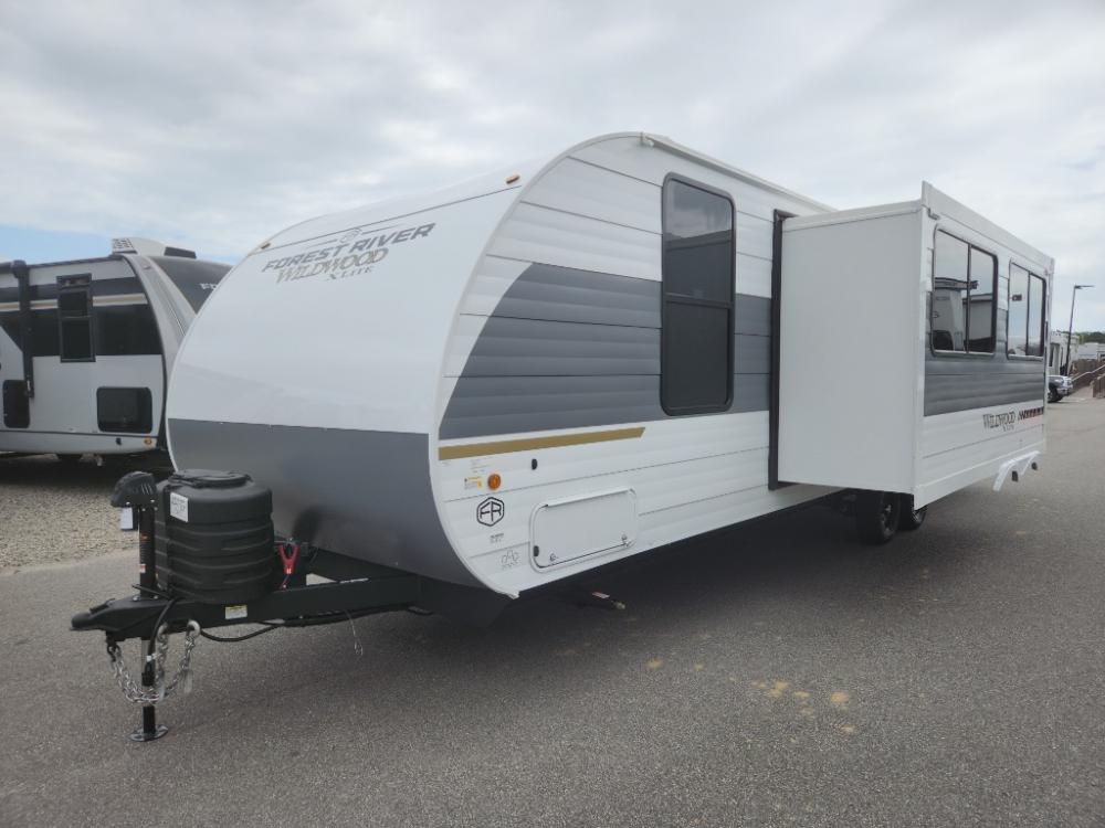 2025 Forest River Wildwood X-Lite travel trailer 28VBXL