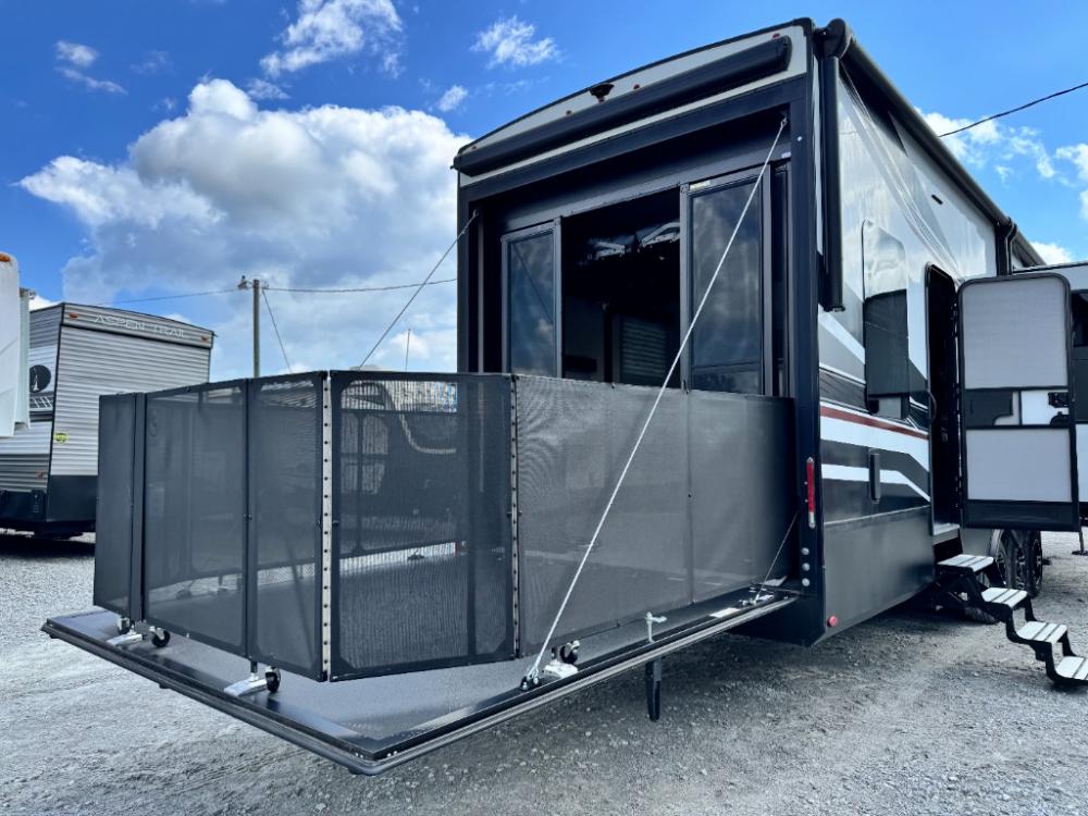2021 Grand Design Momentum M-Class toy hauler 381M