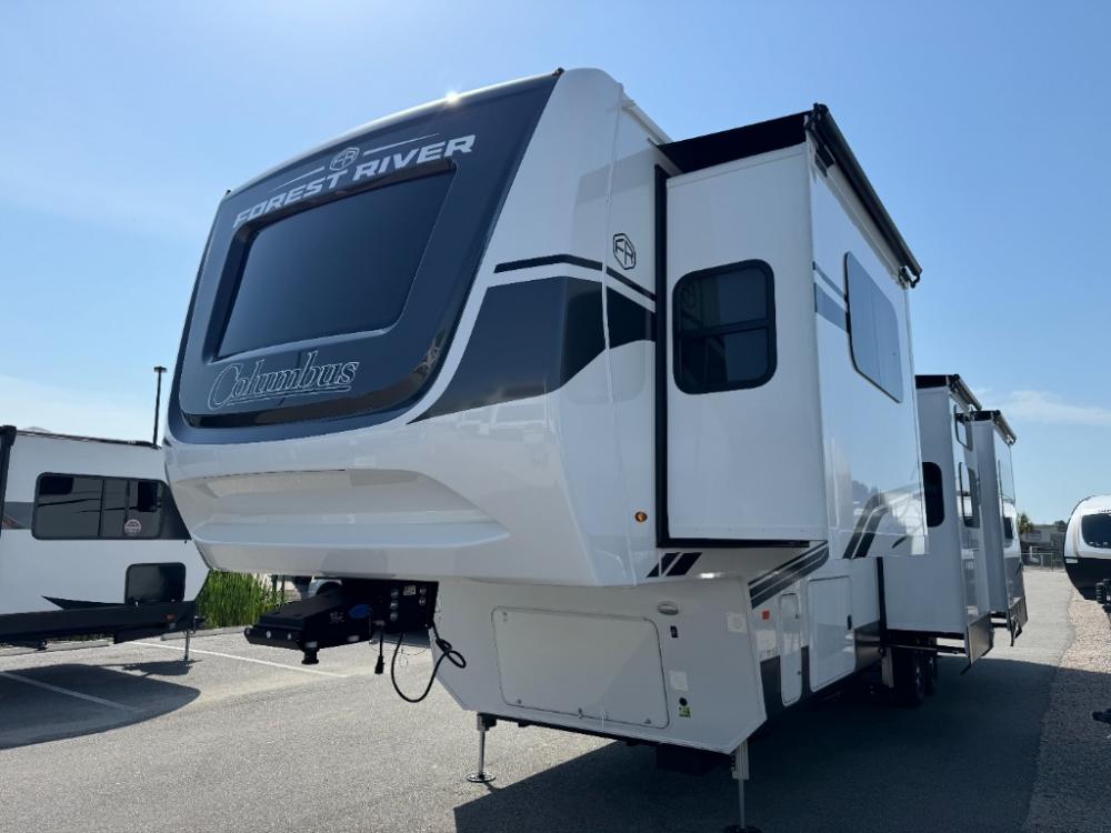 2025 Palomino Columbus fifth wheel 379MBL