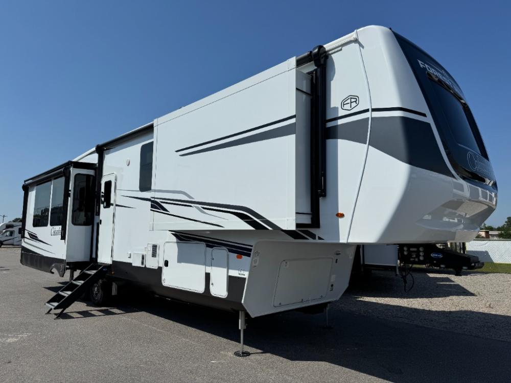2025 Palomino Columbus fifth wheel 379MBL