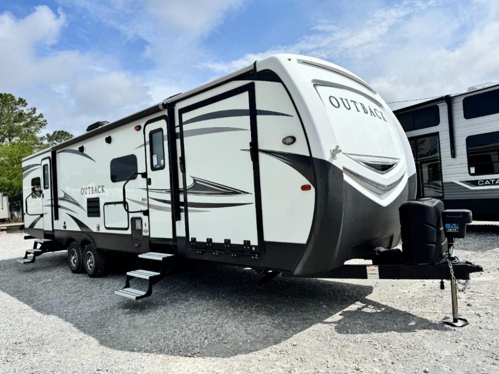 2018 Outback front side toy hauler travel trailer 324CG