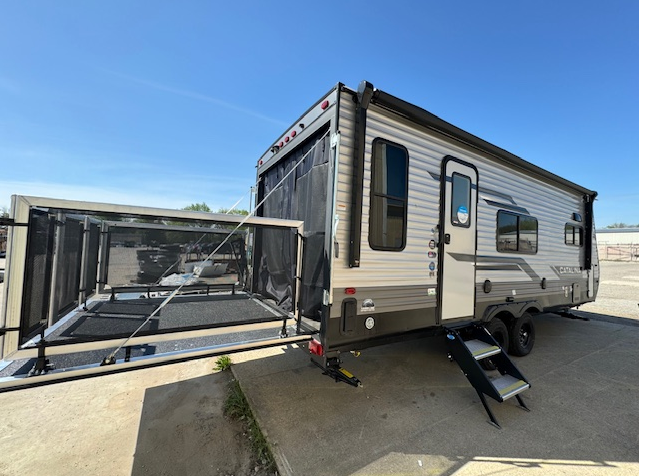 New 2024 Coachmen RV Catalina Trail Blazer 18TH