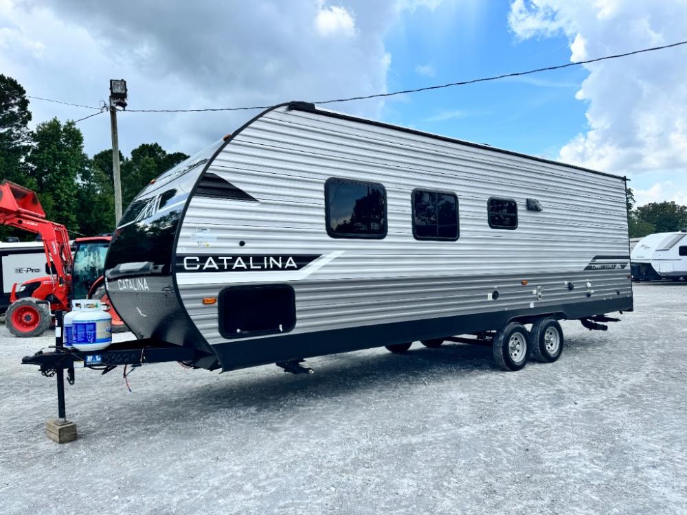 2025 Coachmen Catalina Summit Series 8 261BH Travel Trailer