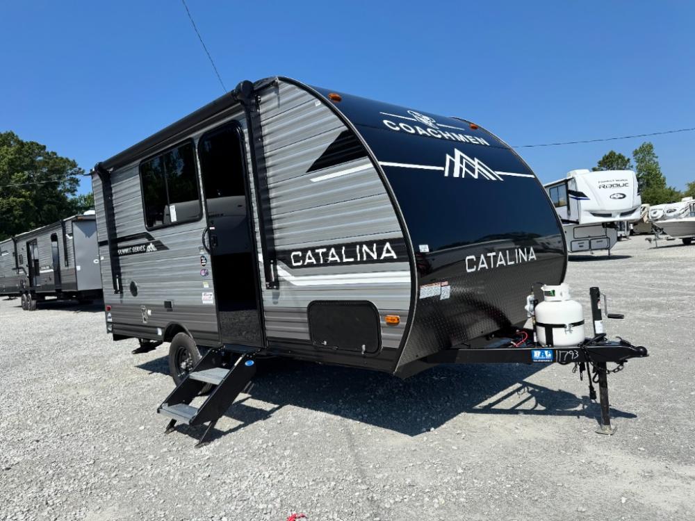 2025 Catalina Summit Series 7 travel trailer 154RBX