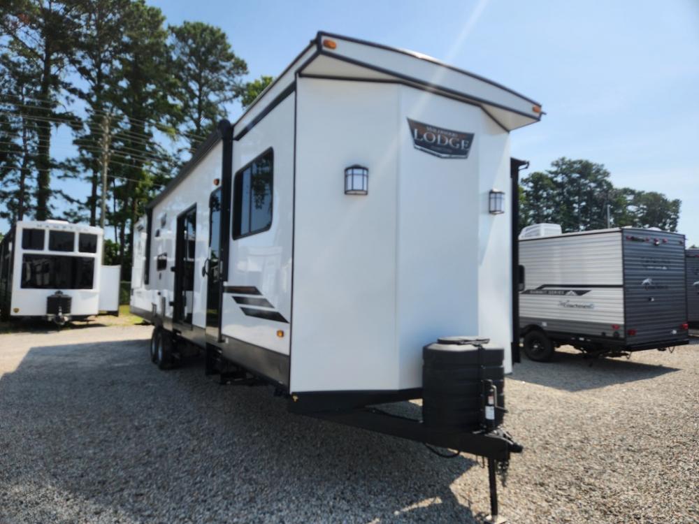 BRAND NEW 2024 Forest River Wildwood Lodge destination trailer 42DMS