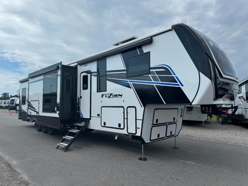 2025 Keystone RV Fuzion toy hauler 432