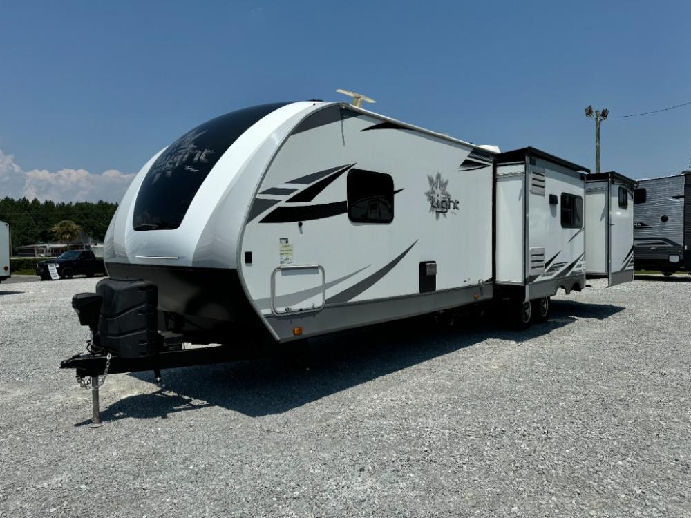 2021 Highland Ridge Open Range Light travel trailer LT312BHS
