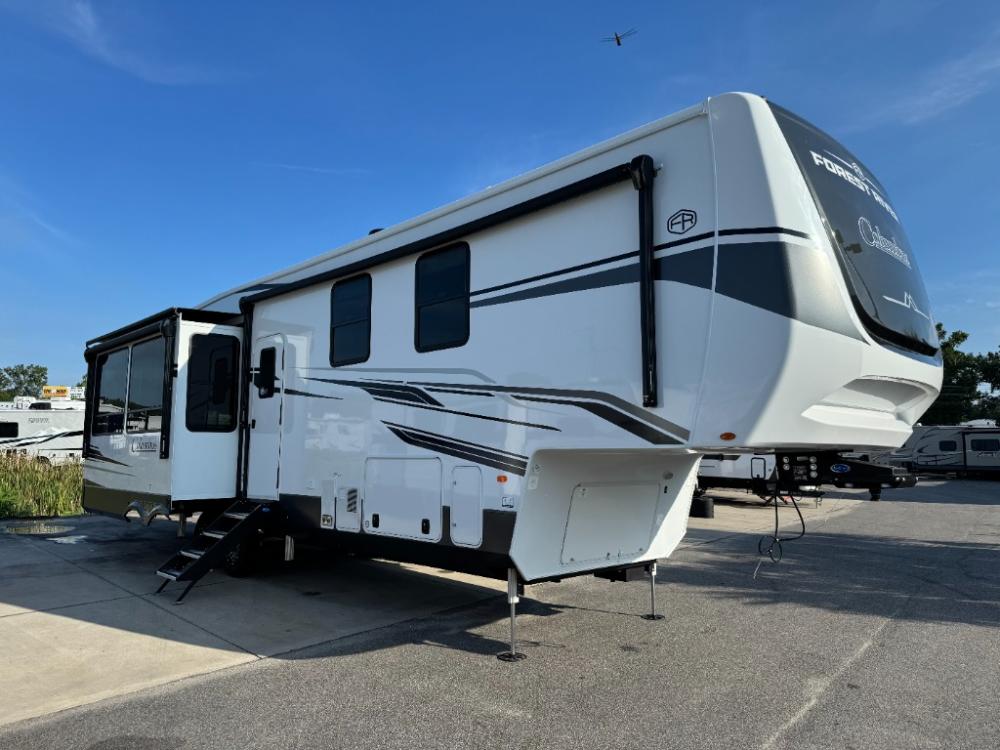 2026 Palomino Columbus fifth wheel 384RKH