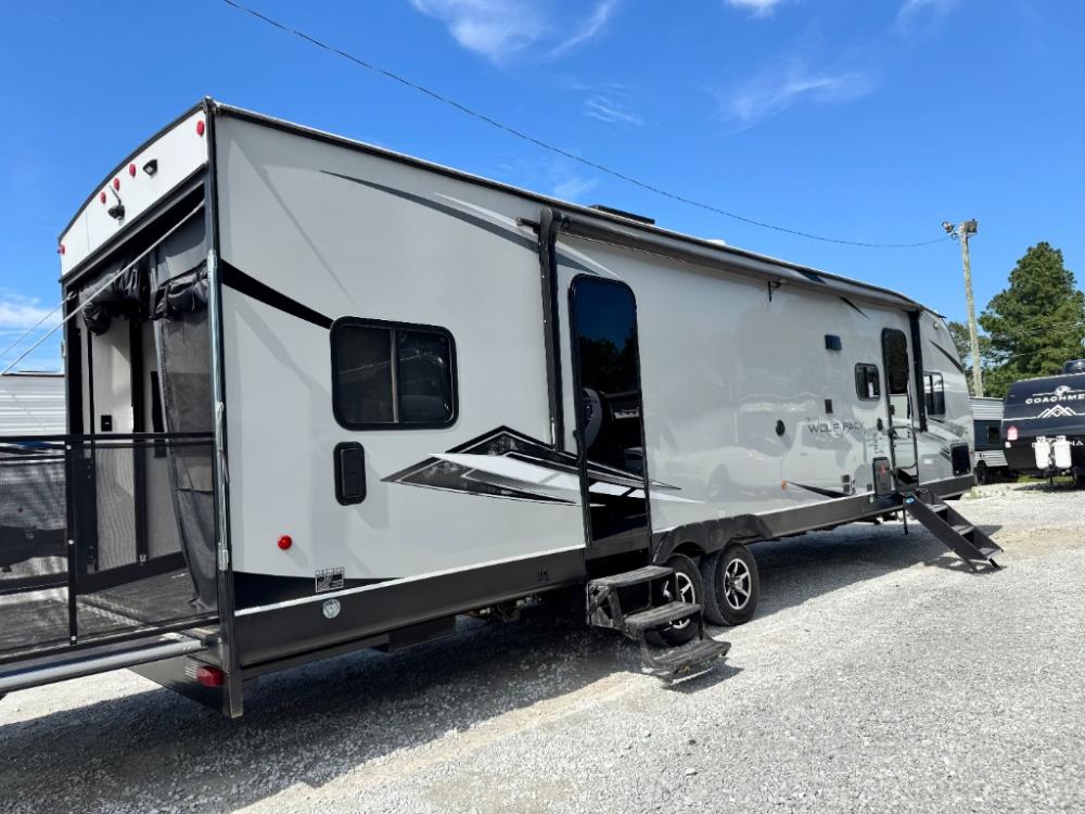 2021 Forest River Cherokee Wolf Pack toy hauler 25PACK12