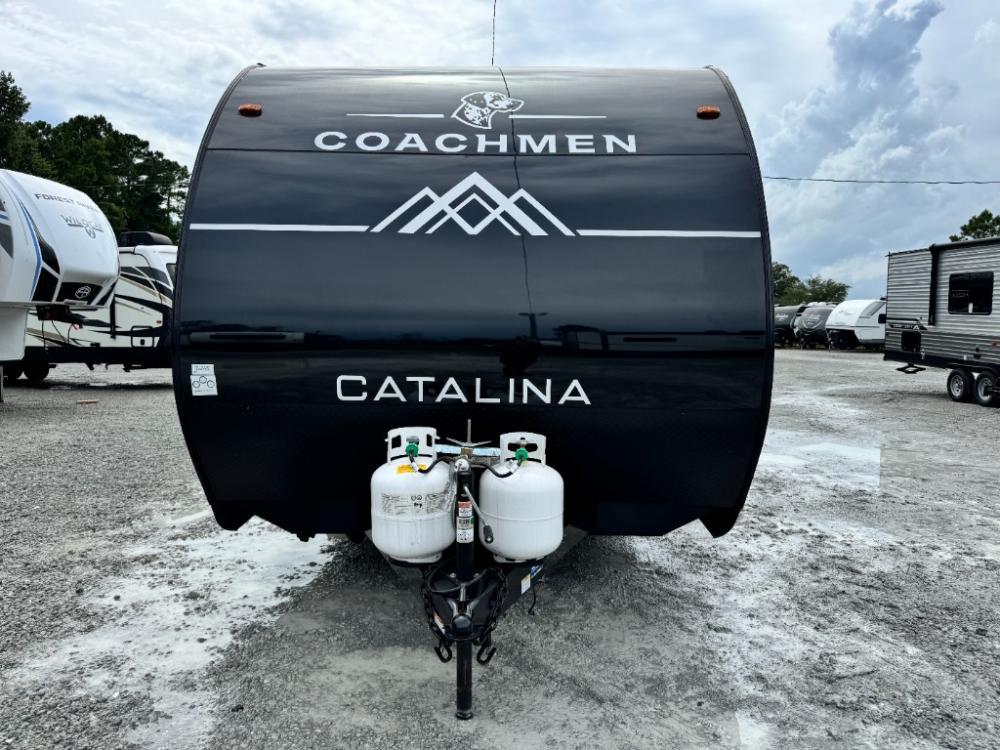 Brand New 2025 Coachmen RV Catalina Summit Series 8 travel trailer 261BH