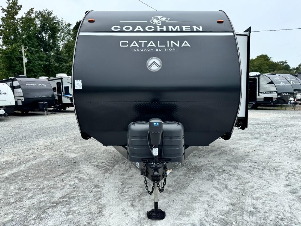NEW 2026 Coachmen Catalina Legacy Edition travel trailer 303RKDS