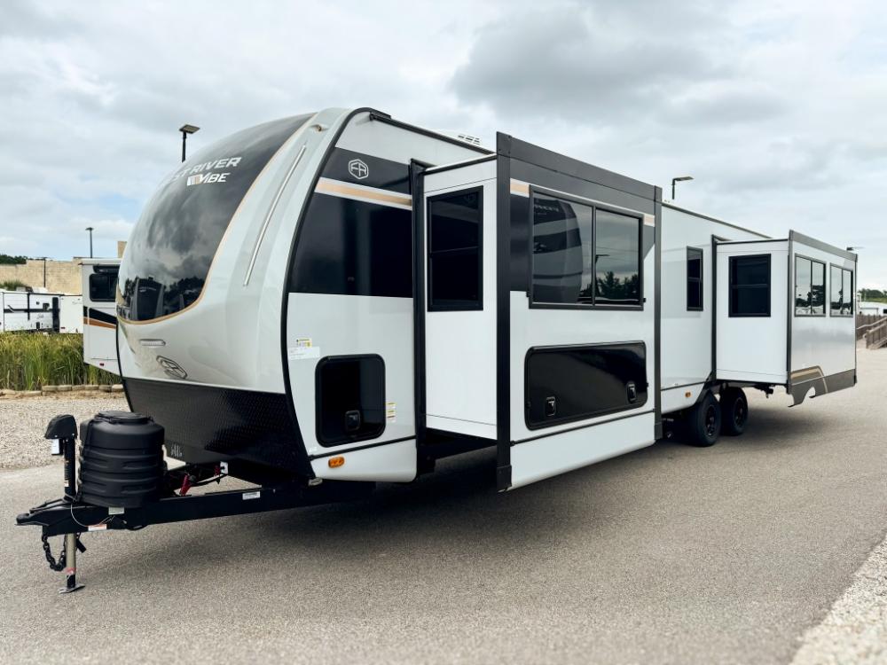 Brand New 2026 Forest River Vibe travel trailer 3400XL