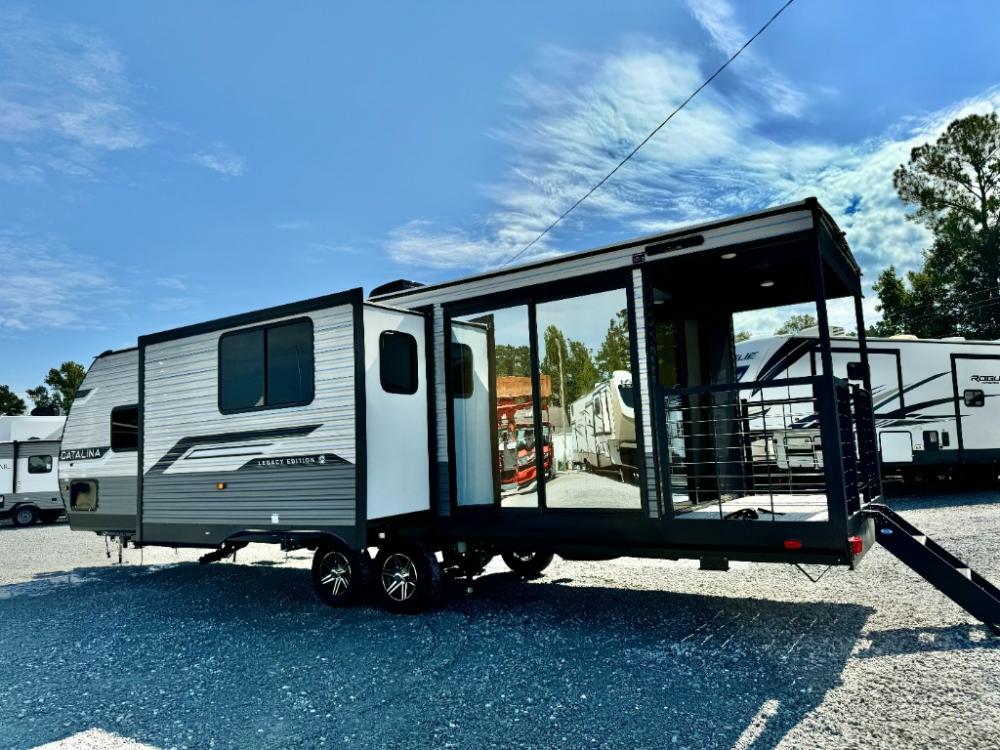 2025 Coachmen Catalina Legacy Edition travel trailer 283EPIC - 50amp, 15K BTU AC, prepped for 2nd AC, Total Length - 35' 6"