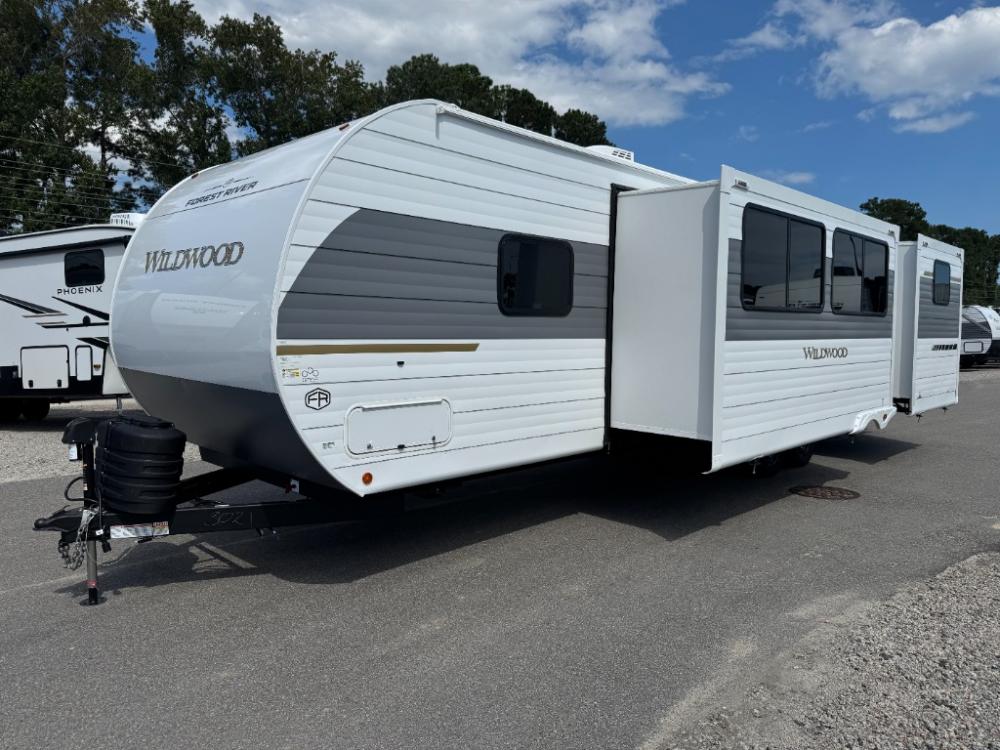 Brand New 2026 Forest River Wildwood travel trailer 31KQBTS