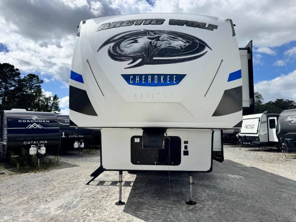 2018 Forest River Cherokee Arctic Wolf 315TBH8 fifth wheel