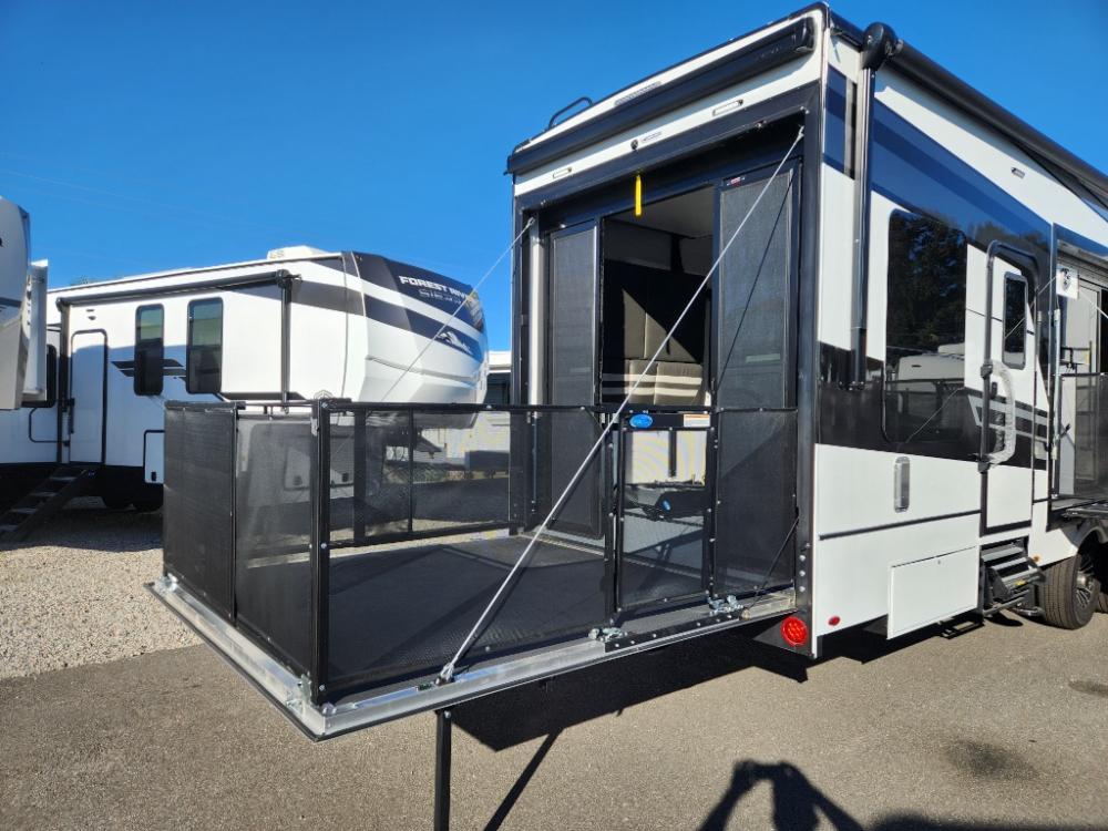 2025 Keystone RV Fuzion toy hauler 425